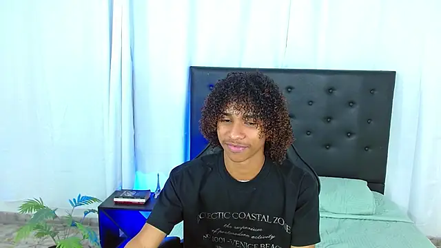 angelll18  online show from February 22, 2026, 2:04 pm