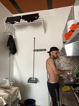 jamess 0 online show from April 18, 2026, 5:50 pm