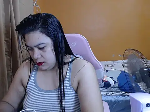 Snapshot of ur_hotsexymaria chatting on February 23, 2026, 11:46 pm ur hotsexymaria online show from February 23, 2026, 11:46 pm