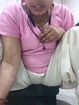 Snapshot of Barbie-Doll7 chatting on February 26, 2026, 12:26 pm Barbie-Doll7 online show from February 26, 2026, 12:26 pm