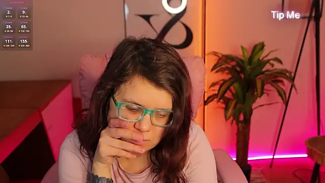 Ariell Mini online show from April 10, 2026, 6:18 am