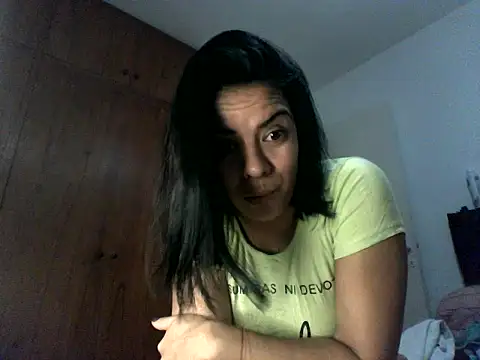 luluclark69 online show from April 7, 2026, 12:11 am