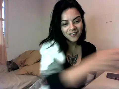 luluclark69 online show from May 16, 2026, 8:18 pm