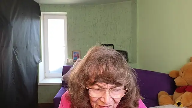 Snapshot of Betty_Bricks chatting on May 28, 2026, 1:52 pm Betty Bricks online show from May 28, 2026, 1:52 pm