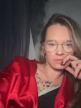 Snapshot of vinique99 chatting on December 22, 2025, 2:25 pm vinique99 online show from December 22, 2025, 2:25 pm