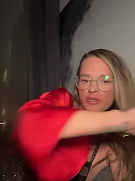 Snapshot of vinique99 chatting on January 7, 2026, 9:50 pm vinique99 online show from January 7, 2026, 9:50 pm