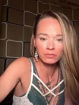 Snapshot of vinique99 chatting on January 11, 2026, 6:02 pm vinique99 online show from January 11, 2026, 6:02 pm