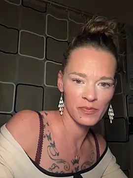 Snapshot of vinique99 chatting on January 14, 2026, 12:33 pm vinique99 online show from January 14, 2026, 12:33 pm