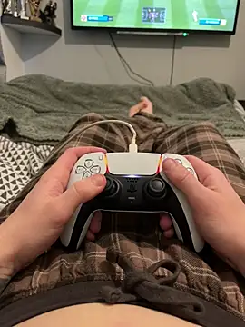 harrygeorge18 online show from February 16, 2026, 4:25 pm