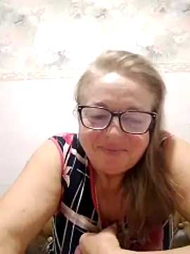 Snapshot of LinaLight88 chatting on February 9, 2026, 11:09 pm LinaLight88 online show from February 9, 2026, 11:09 pm