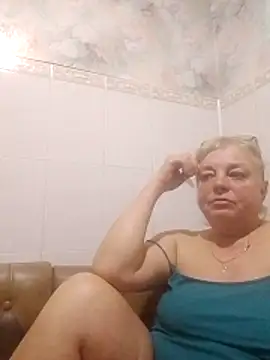 Snapshot of LinaLight88 chatting on February 25, 2026, 8:18 pm LinaLight88 online show from February 25, 2026, 8:18 pm