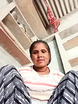 Snapshot of Shreya_pandit chatting on February 3, 2026, 7:35 am Shreya pandit online show from February 3, 2026, 7:35 am