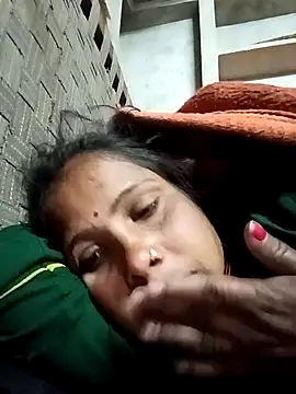 Snapshot of Shreya_pandit chatting on February 15, 2026, 11:34 pm Shreya pandit online show from February 15, 2026, 11:34 pm