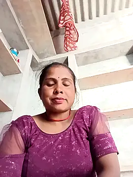 Snapshot of Shreya_pandit chatting on February 17, 2026, 7:38 am Shreya pandit online show from February 17, 2026, 7:38 am