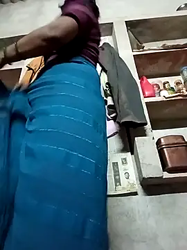 Snapshot of Shreya_pandit chatting on March 12, 2026, 12:39 am Shreya pandit online show from March 12, 2026, 12:39 am