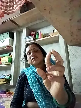 Snapshot of Shreya_pandit chatting on March 12, 2026, 6:14 pm Shreya pandit online show from March 12, 2026, 6:14 pm