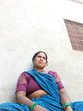 Snapshot of Shreya_pandit chatting on March 18, 2026, 11:35 am Shreya pandit online show from March 18, 2026, 11:35 am