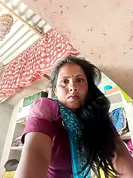 Snapshot of Shreya_pandit chatting on April 4, 2026, 5:27 am Shreya pandit online show from April 4, 2026, 5:27 am