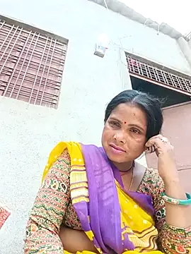 Snapshot of Shreya_pandit chatting on April 12, 2026, 11:37 am Shreya pandit online show from April 12, 2026, 11:37 am