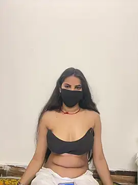 Snapshot of Pooja_Love143 chatting on April 3, 2026, 4:54 am Pooja Love143 online show from April 3, 2026, 4:54 am