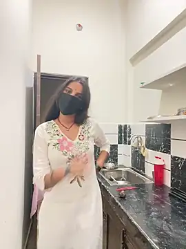 Snapshot of Pooja_Love143 chatting on April 7, 2026, 10:59 am Pooja Love143 online show from April 7, 2026, 10:59 am