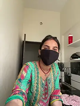 Snapshot of Pooja_Love143 chatting on April 14, 2026, 5:57 am Pooja Love143 online show from April 14, 2026, 5:57 am