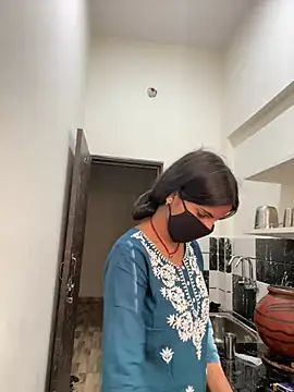 Snapshot of Pooja_Love143 chatting on April 15, 2026, 3:24 am Pooja Love143 online show from April 15, 2026, 3:24 am