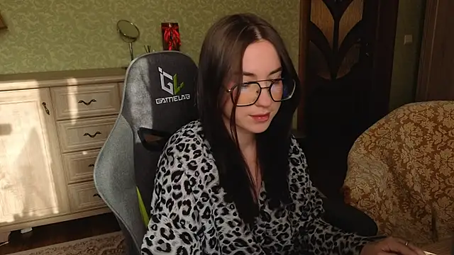 AnneAverry online show from February 3, 2026, 10:53 am