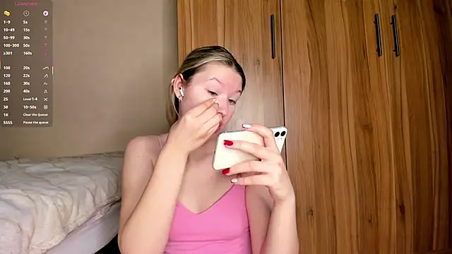 SkyeDavis online show from March 12, 2026, 1:17 pm