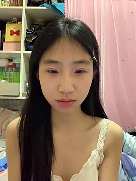 hanhan-oooooo online show from December 17, 2025, 1:50 pm