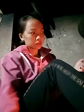 Snapshot of Andrea-688 chatting on February 14, 2026, 10:50 pm Andrea-688 online show from February 14, 2026, 10:50 pm