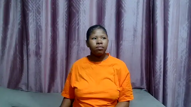 Snapshot of TemptingCloeXx chatting on February 6, 2026, 1:21 am TemptingCloeXx online show from February 6, 2026, 1:21 am