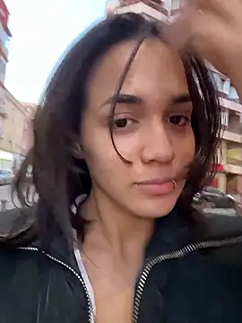 MiaMorenoo online show from January 7, 2026, 5:04 pm