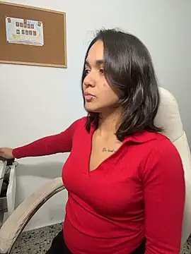 MiaMorenoo online show from January 15, 2026, 3:49 pm