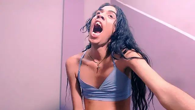 paradise danielita  online show from December 19, 2025, 7:54 pm