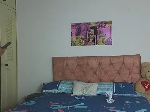 Valery  lovex online show from January 18, 2026, 10:35 pm