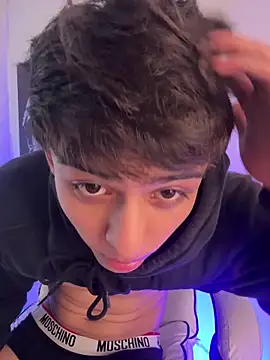 lian fooxx online show from March 27, 2026, 3:23 am