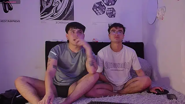 Snapshot of charlie_dicker chatting on December 22, 2025, 4:42 am charlie dicker online show from December 22, 2025, 4:42 am