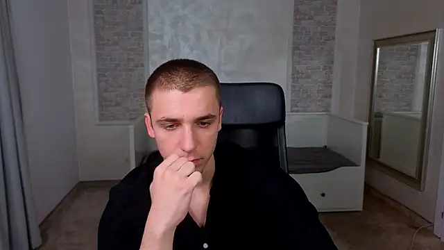 Snapshot of KellenWest chatting on May 2, 2026, 4:39 am KellenWest online show from May 2, 2026, 4:39 am