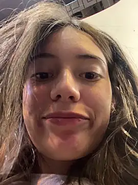 vanesita  online show from February 9, 2026, 12:25 am