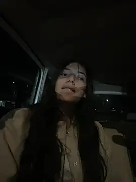 vanesita  online show from April 21, 2026, 1:07 am