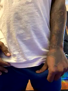 Snapshot of daddydarkskindikk chatting on December 20, 2025, 6:59 pm daddydarkskindikk online show from December 20, 2025, 6:59 pm