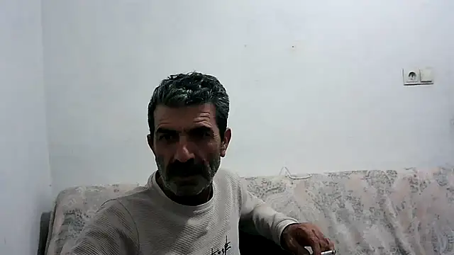 Snapshot of kobra21turki chatting on April 1, 2026, 4:37 pm kobra21turki online show from April 1, 2026, 4:37 pm