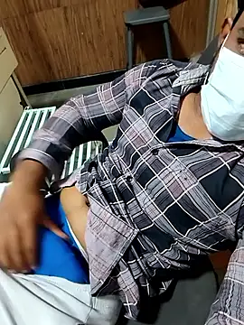 Snapshot of _alexzz1155_ chatting on December 17, 2025, 4:29 am alexzz1155 online show from December 17, 2025, 4:29 am