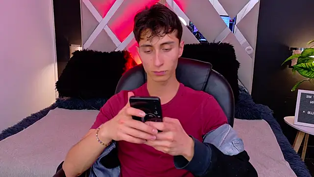 Ithan Skin online show from December 17, 2025, 11:49 am