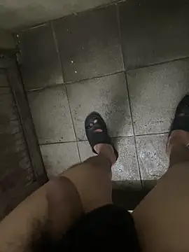 Anhyeuem1950 online show from February 5, 2026, 6:56 pm