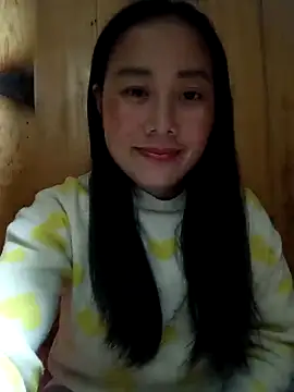 Snapshot of Chloe-ee chatting on December 16, 2025, 12:10 pm Chloe-ee online show from December 16, 2025, 12:10 pm