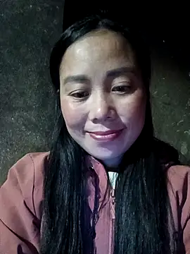 Snapshot of Chloe-ee chatting on December 17, 2025, 12:38 am Chloe-ee online show from December 17, 2025, 12:38 am