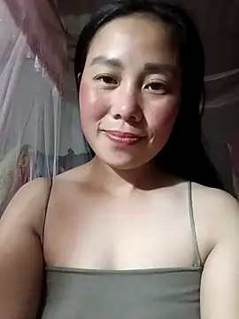 Snapshot of Chloe-ee chatting on December 17, 2025, 12:44 pm Chloe-ee online show from December 17, 2025, 12:44 pm