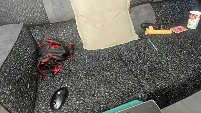 Snapshot of Tshanduk chatting on February 22, 2026, 6:28 pm Tshanduk online show from February 22, 2026, 6:28 pm